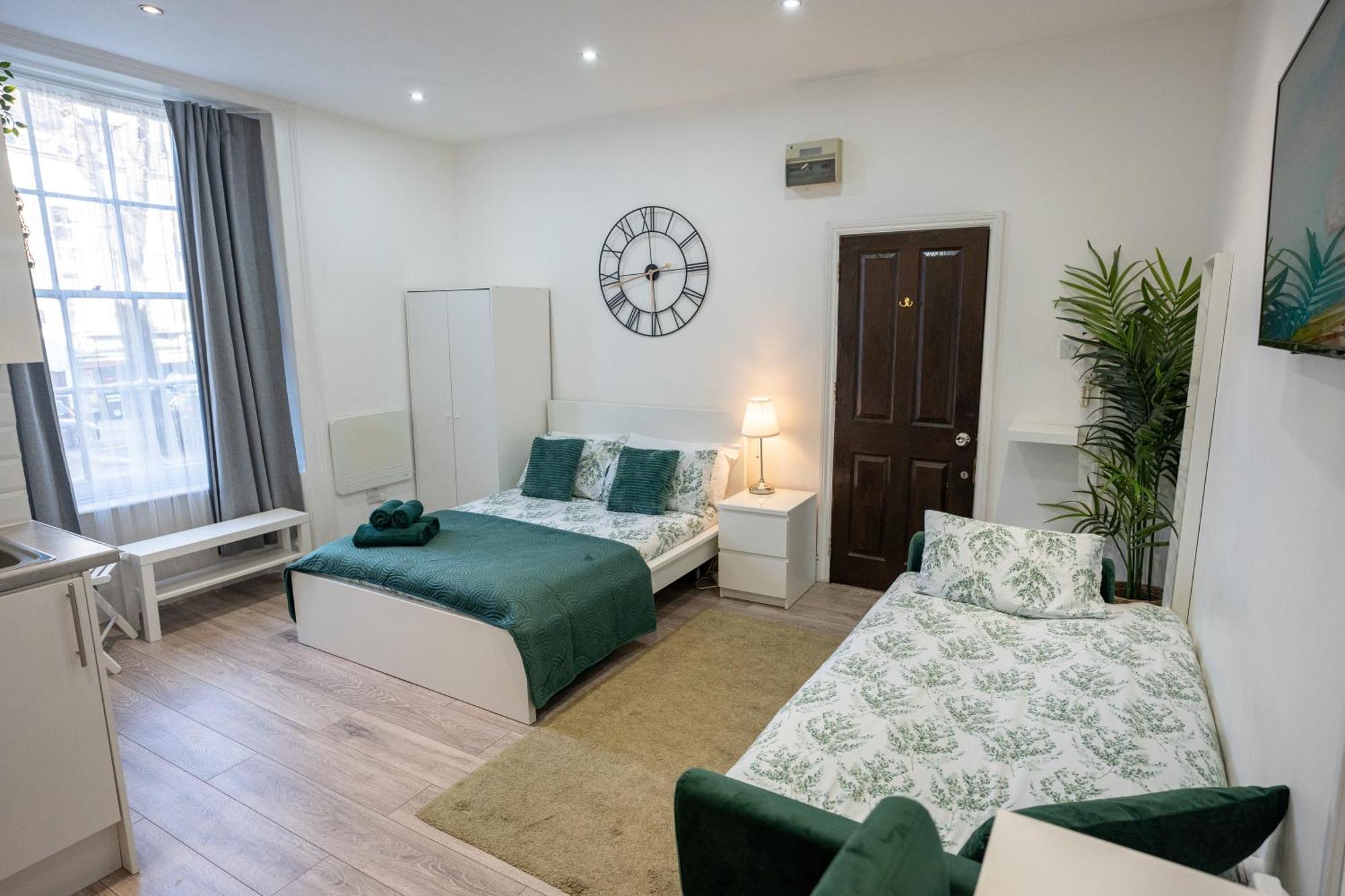 Beautiful Studio Flat In Hackney Next To Overground Station Londýn Exteriér fotografie