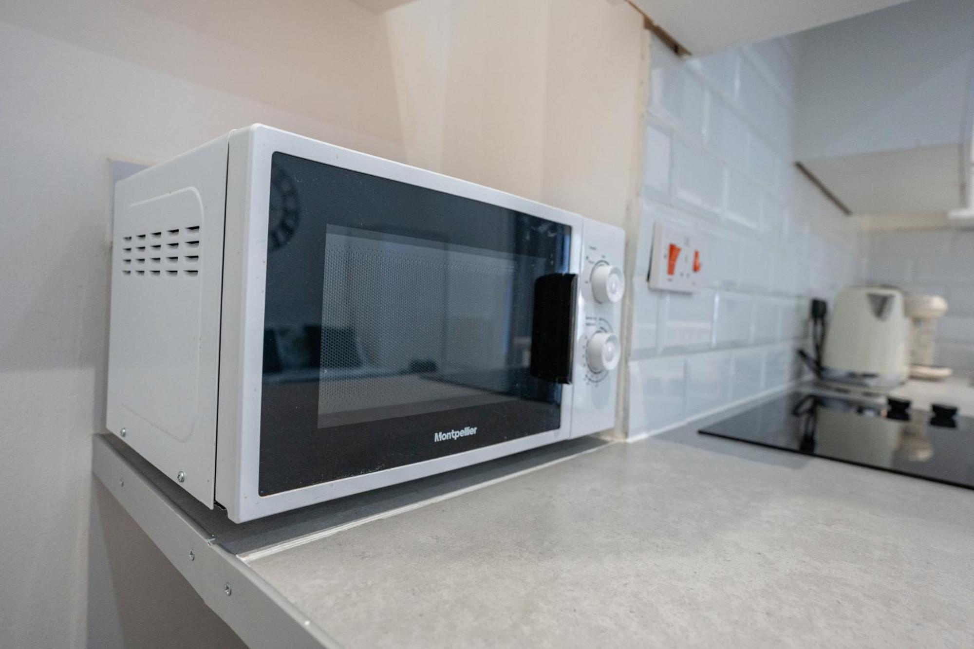 Beautiful Studio Flat In Hackney Next To Overground Station Londýn Exteriér fotografie