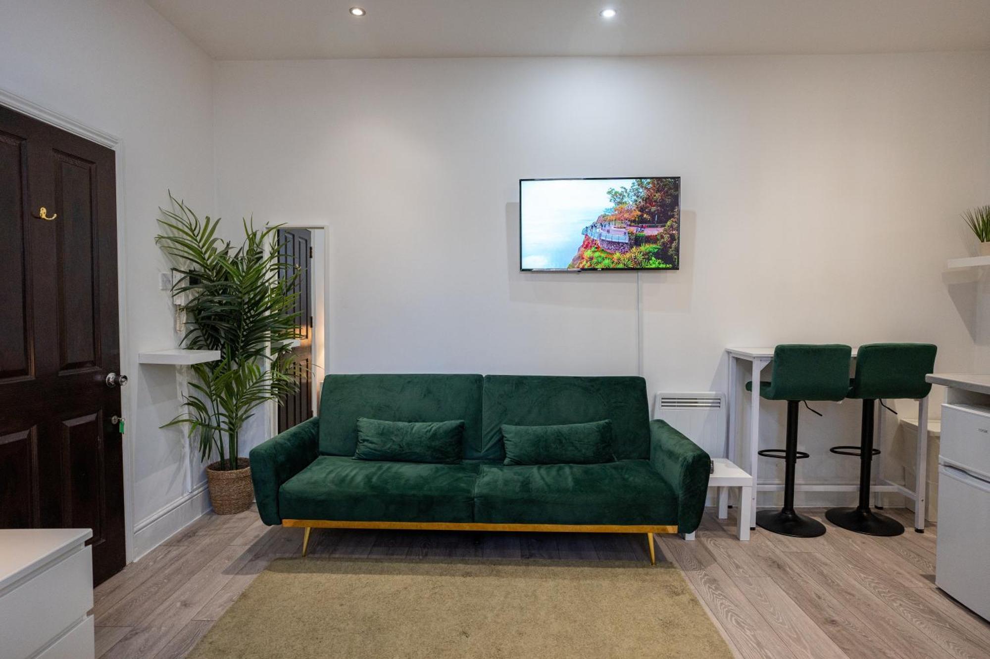 Beautiful Studio Flat In Hackney Next To Overground Station Londýn Exteriér fotografie