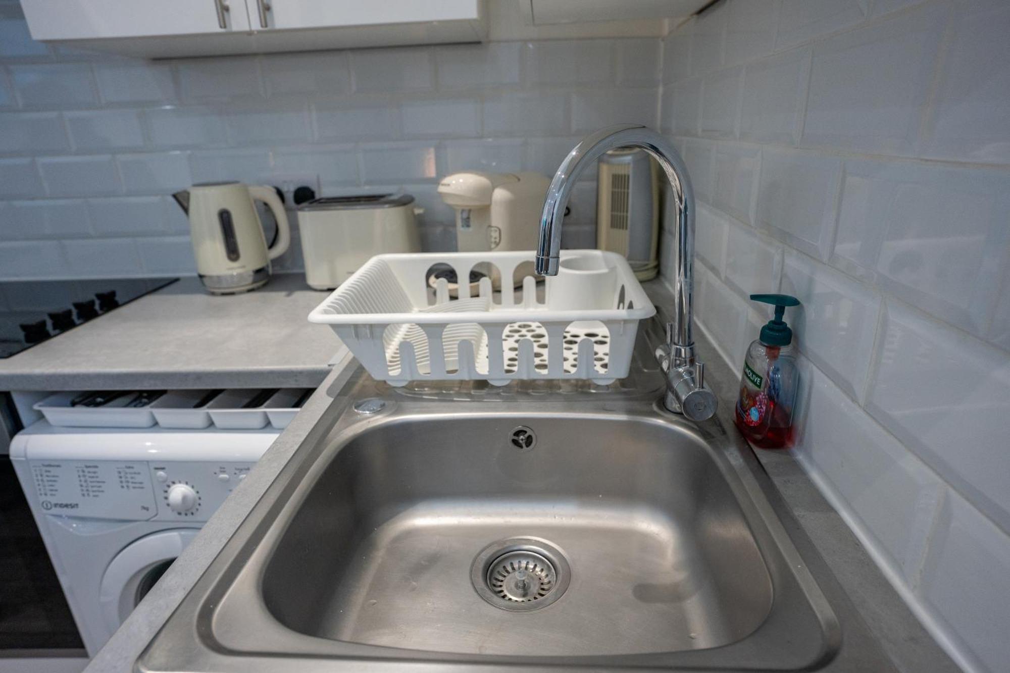 Beautiful Studio Flat In Hackney Next To Overground Station Londýn Exteriér fotografie