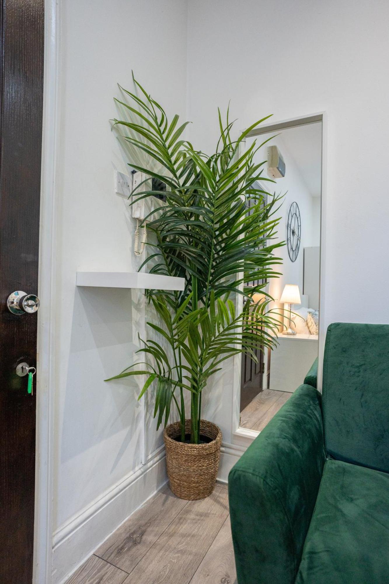 Beautiful Studio Flat In Hackney Next To Overground Station Londýn Exteriér fotografie