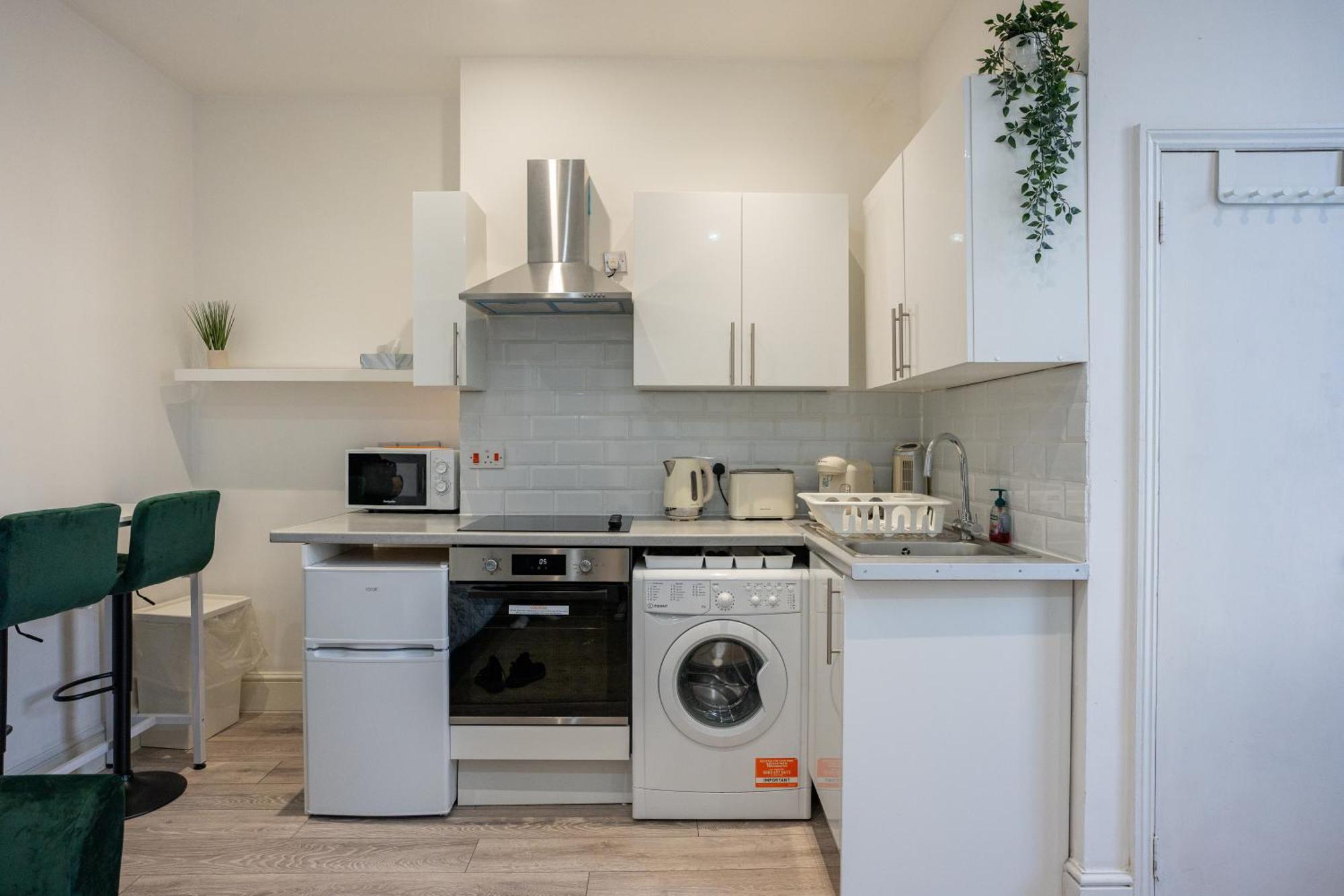Beautiful Studio Flat In Hackney Next To Overground Station Londýn Exteriér fotografie