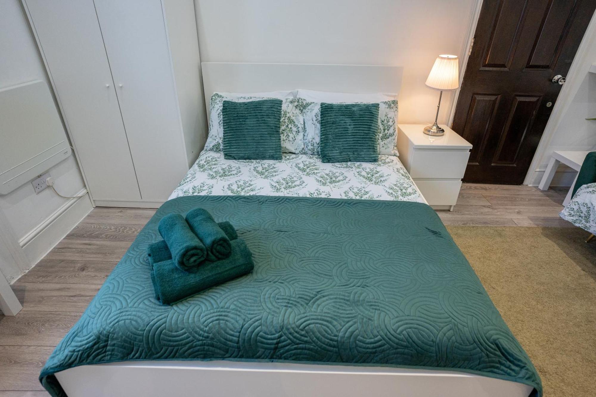 Beautiful Studio Flat In Hackney Next To Overground Station Londýn Exteriér fotografie