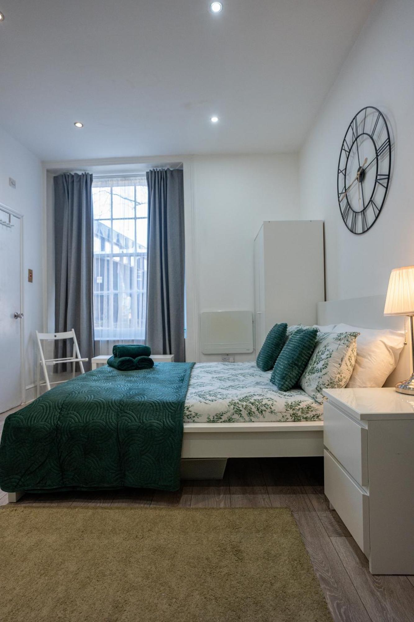 Beautiful Studio Flat In Hackney Next To Overground Station Londýn Exteriér fotografie