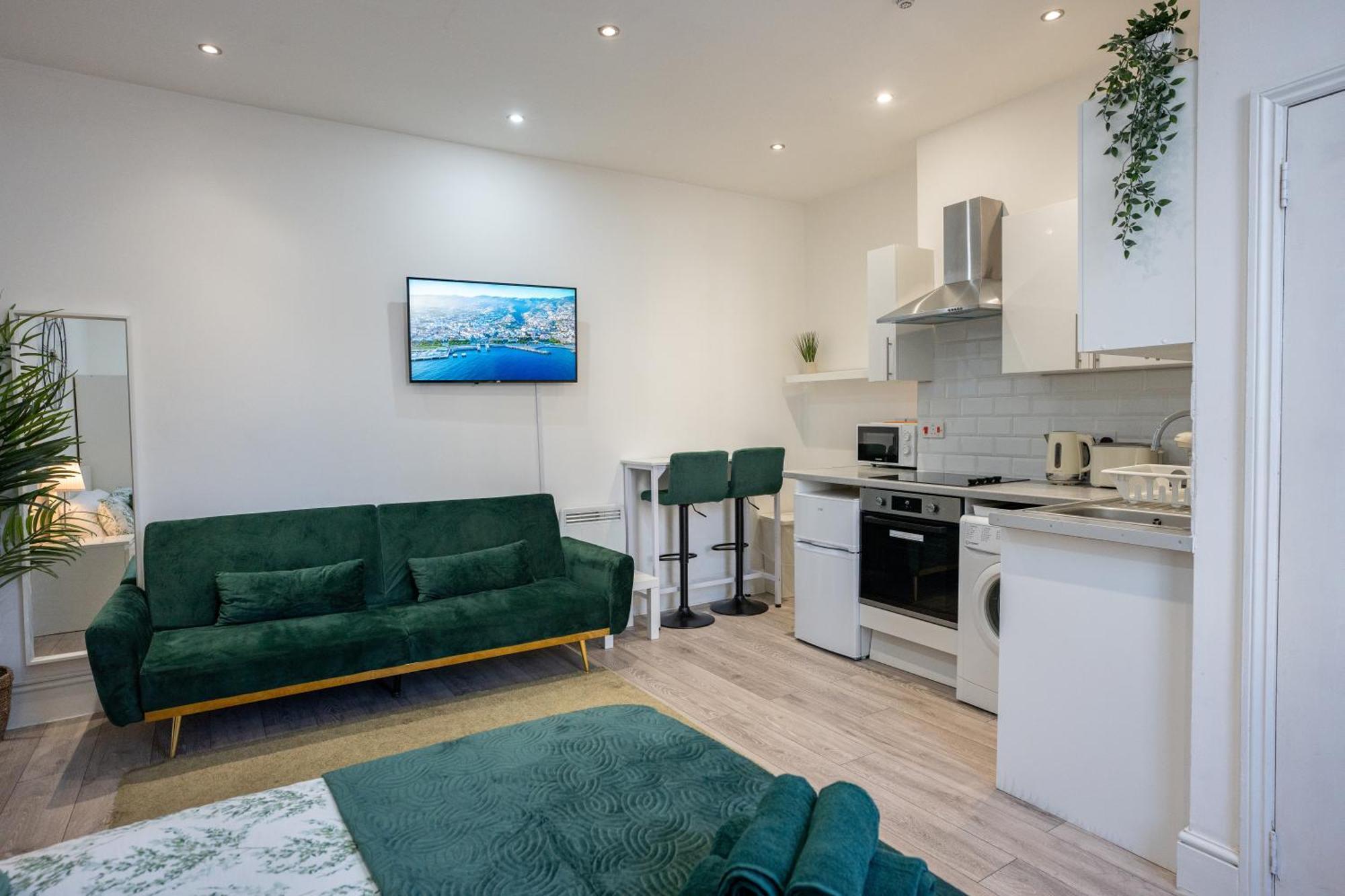 Beautiful Studio Flat In Hackney Next To Overground Station Londýn Exteriér fotografie